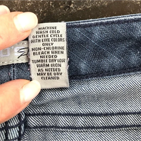 Dark wash ankle jeans with cute zippered back pockets by Chico’s Platinum - Picture 10 of 11